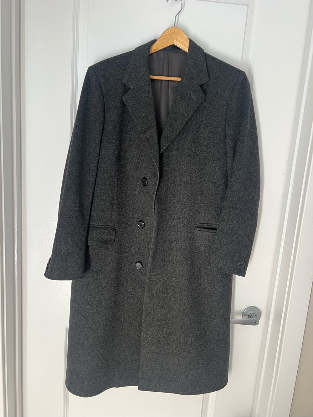 Unisex Burberry  Gray Wool Overcoat,  90% pure new wool , 10% cashmere